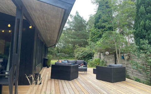 Sheyla - 70M from the Sea: Verblijf, Backyard, Werf, Garden Gebouwen, Schuur, Siding, Buitenmeubels, Blokhut, Outdoor Structuur, Keet