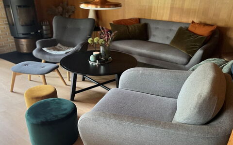 Sheyla - 70M from the Sea: Verblijf, Backyard, Werf, Garden Gebouwen, Schuur, Siding, Buitenmeubels, Blokhut, Outdoor Structuur, Keet