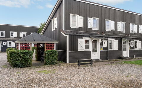 Epiphania - 100M to the Fjord: Huis, Woongebied, Huis, Verblijf, Dak, Land Lot, Siding, Tuin, Landgoed, Gazon