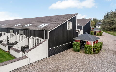 Epiphania - 100M to the Fjord: Huis, Woongebied, Huis, Verblijf, Dak, Land Lot, Siding, Tuin, Landgoed, Gazon