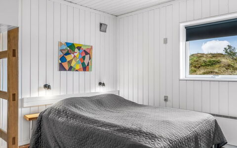 Ketilbiorn - 700M from the Sea: Hout, Plafond, Flooring, Slaapkamer, Verdieping, Interieur Ontwerp, Kamer, Bed, Bedding, Laken