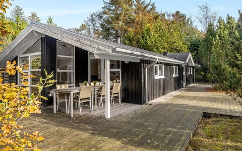 Peder - 4Km from the Sea: Verblijf, Backyard, Werf, Garden Gebouwen, Schuur, Siding, Buitenmeubels, Blokhut, Outdoor Structuur, Keet