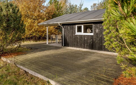 Peder - 4Km from the Sea: Verblijf, Backyard, Werf, Garden Gebouwen, Schuur, Siding, Buitenmeubels, Blokhut, Outdoor Structuur, Keet