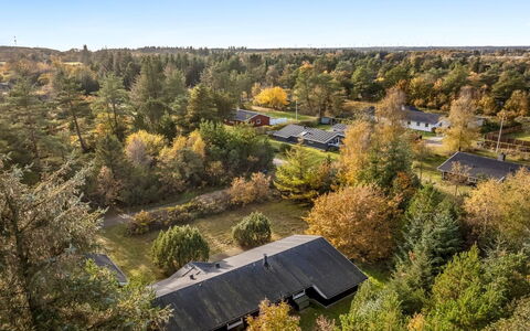 Peder - 4Km from the Sea: Verblijf, Backyard, Werf, Garden Gebouwen, Schuur, Siding, Buitenmeubels, Blokhut, Outdoor Structuur, Keet