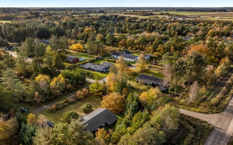 Peder - 4Km from the Sea: Verblijf, Backyard, Werf, Garden Gebouwen, Schuur, Siding, Buitenmeubels, Blokhut, Outdoor Structuur, Keet