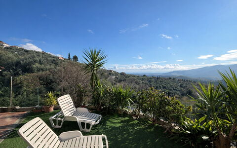 Casa di Bruna Seaview, Albenga: Landschap, Heuvel Station, Toevlucht, Eco Hotel, Landscaping, Buitenmeubels, Balkon, Zwembad