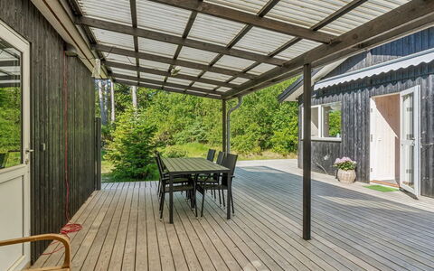 Amitola - 800M from the Sea: Hout, Dek, Samengesteld Materiaal, Veranda, Schaduw, Plank, Hardwood, Outdoor Structuur, Beits, Tuin