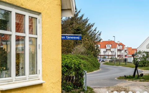 Fränze - 500M from the Sea: Verblijf, Backyard, Werf, Garden Gebouwen, Schuur, Siding, Buitenmeubels, Blokhut, Outdoor Structuur, Keet
