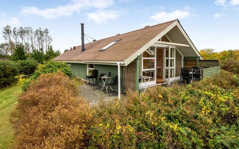 Athislus - 1.1Km from the Sea: Verblijf, Backyard, Werf, Garden Gebouwen, Schuur, Siding, Buitenmeubels, Blokhut, Outdoor Structuur, Keet