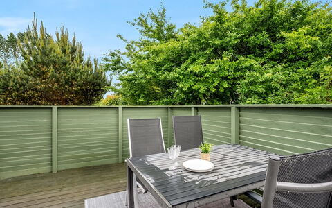 Athislus - 1.1Km from the Sea: Verblijf, Backyard, Werf, Garden Gebouwen, Schuur, Siding, Buitenmeubels, Blokhut, Outdoor Structuur, Keet