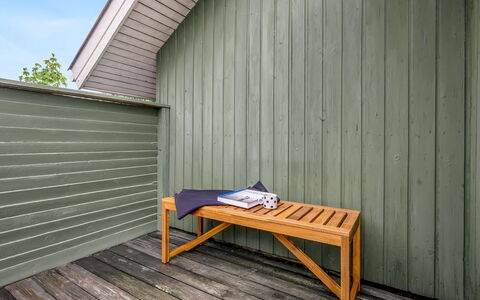 Athislus - 1.1Km from the Sea: Verblijf, Backyard, Werf, Garden Gebouwen, Schuur, Siding, Buitenmeubels, Blokhut, Outdoor Structuur, Keet