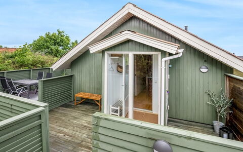 Athislus - 1.1Km from the Sea: Verblijf, Backyard, Werf, Garden Gebouwen, Schuur, Siding, Buitenmeubels, Blokhut, Outdoor Structuur, Keet