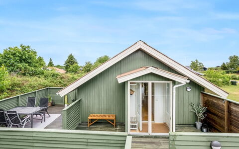 Athislus - 1.1Km from the Sea: Verblijf, Backyard, Werf, Garden Gebouwen, Schuur, Siding, Buitenmeubels, Blokhut, Outdoor Structuur, Keet