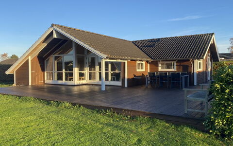 Nicolaus - 1.3Km from the Sea: Verblijf, Backyard, Werf, Garden Gebouwen, Schuur, Siding, Buitenmeubels, Blokhut, Outdoor Structuur, Keet