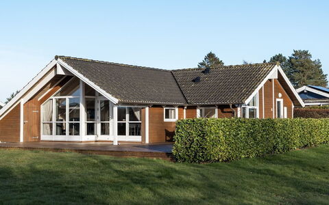 Nicolaus - 1.3Km from the Sea: Verblijf, Backyard, Werf, Garden Gebouwen, Schuur, Siding, Buitenmeubels, Blokhut, Outdoor Structuur, Keet