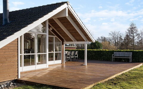 Nicolaus - 1.3Km from the Sea: Hout, Dak, Huis, Hardwood, Verblijf, Veranda, Beits, Plank, Schaduw, Dek