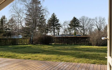 Nicolaus - 1.3Km from the Sea: Gras, Blad, Hout, Struik, Land Lot, Tuin, Gazon, Schaduw, Groundcover, Landscaping
