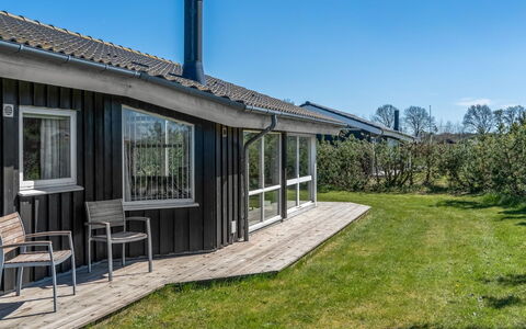 Galin - 210M to the Fjord: Hout, Dak, Huis, Architectuur, Huis, Verblijf, Struik, Land Lot, Veranda, Landgoed
