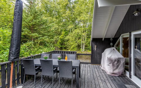 Else - 470M from the Sea: Verblijf, Backyard, Werf, Garden Gebouwen, Schuur, Siding, Buitenmeubels, Blokhut, Outdoor Structuur, Keet