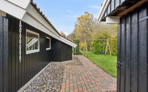 Gyda - 840M from the Sea: Vegetation, Struik, De Lente, Verblijf, Tuin, Schaduw, Backyard, Werf, Stoel