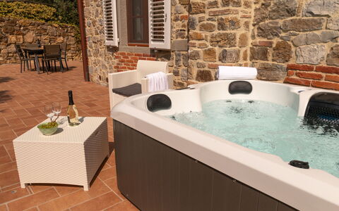 Marina's Lodge: Loodgieterswerkinrichting, Toevlucht, Zwembad, Kamerplant, Jacuzzi, Bloempot, Bad, Eco Hotel, Beits