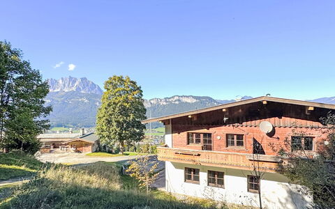 Sankt Johann in Tirol 25: Lucht, Huis, Landschap, Landelijk Gebied, Dak, Verblijf, Bergketen, Heuvel, Huis, Heuvel Station