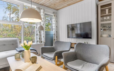Catha - 200M from the Sea: Verblijf, Backyard, Werf, Garden Gebouwen, Schuur, Siding, Buitenmeubels, Blokhut, Outdoor Structuur, Keet