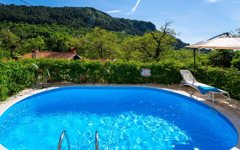 Sirotnjak 1: Blauw, Zwembad, Water, Buitenmeubels, Vrije Tijd, Toevlucht, Eco Hotel, Schaduw, Badplaats, Backyard