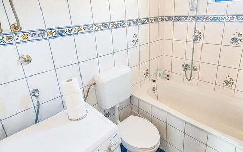 Sandra: Flooring, Verdieping, Loodgieterswerkinrichting, Toilet, Badkamer, Wc Bril, Interieur Ontwerp, Tegel, Loodgieter, Kamer