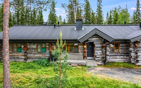 Tunturin Villa Pipo: Verblijf, Dak, Lariks, Blokhut, Siding, Winter, Evergreen, Freezing