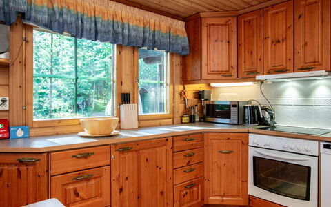 Susiranta: Interieur Ontwerp, Hout, Cabinetry, Keuken, Flooring, Countertop, Plafond, Meubilair, Lade, Wastafel
