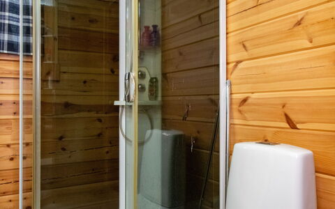 Susiranta: Flooring, Hout, Verdieping, Loodgieterswerkinrichting, Interieur Ontwerp, Badkamer, Kamer, Beits, Loodgieter, Deur
