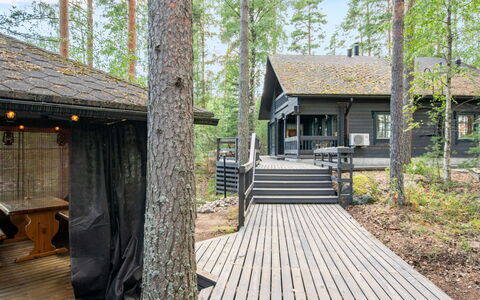 Susiranta: Hout, Dek, Verblijf, Hardwood, Plank, Blokhut, Schaduw, Veranda, Natuurlijk Materiaal, Outdoor Structuur