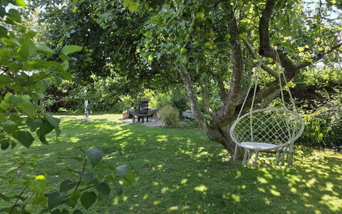 Yvette - 350M from the Sea: Dak, Huis, Huis, Verblijf, Deur, Siding, Dek, Veranda, Plank, Hardwood