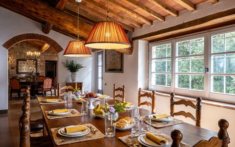 Il Gabbro, Luxury Experience: Meubilair, Interieur Ontwerp, Muur, Tafel, Hout, Plafond, Flooring, Lichte Inrichting, Stoel, Eetkamer