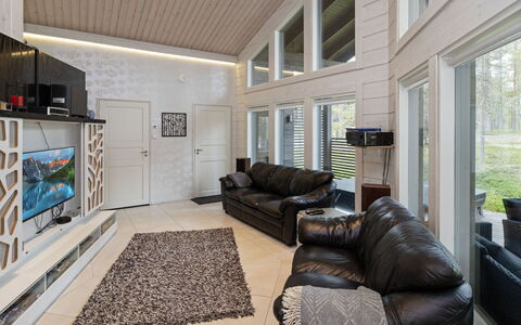 Nuunalahti: Interieur Ontwerp, Hout, Plafond, Bankstel, Flooring, Huis, Meubilair, Woonkamer, Verdieping, Verlichting