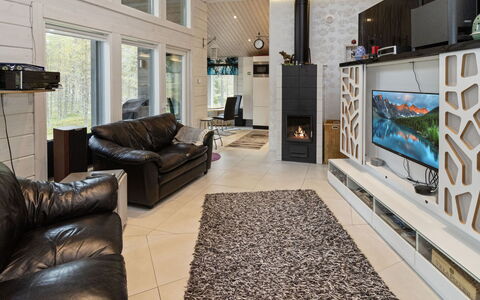 Nuunalahti: Interieur Ontwerp, Flooring, Meubilair, Hout, Plafond, Verdieping, Woonkamer, Bankstel, Verlichting, Huis