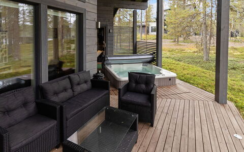 Nuunalahti: Hout, Meubilair, Flooring, Verdieping, Interieur Ontwerp, Plafond, Stoel, Houten Vloer, Hardwood, Woonkamer