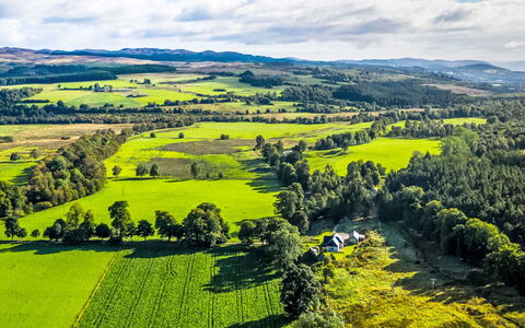Corrimony View: Groen, Natuurlijk Landschap, Grasland, Plain, Veld, Landschap, Heuvel, Hoogland, Landelijk Gebied, Wolk