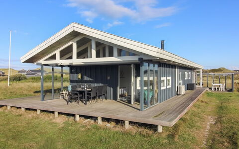 Kanutte - 250M from the Sea