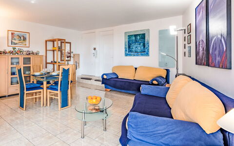 Villa Botrel: Meubilair, Interieur Ontwerp, Appartement, Bankstel, Flooring, Verdieping, Woonkamer, Plafond, Kamer