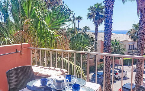 Villa Botrel: Woongebied, Schaduw, Appartement, Balkon, Stoel, Buitenmeubels, Toevlucht, Eco Hotel