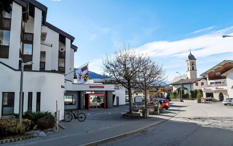 Center Communal D1: Dorf\, Pool, Parking