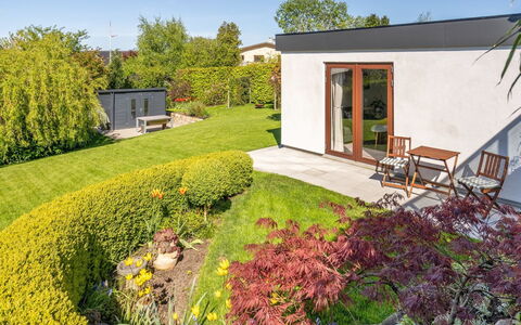 Martti - 200M from the Sea: Tuin, Struik, Land Lot, Groundcover, Landscaping, Gazon, Werf, Backyard, Verblijf