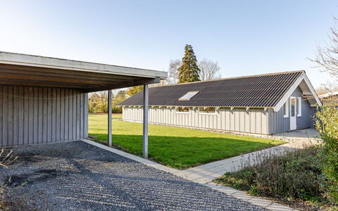 Gerarda - 450M from the Sea: Verblijf, Backyard, Werf, Garden Gebouwen, Schuur, Siding, Buitenmeubels, Blokhut, Outdoor Structuur, Keet