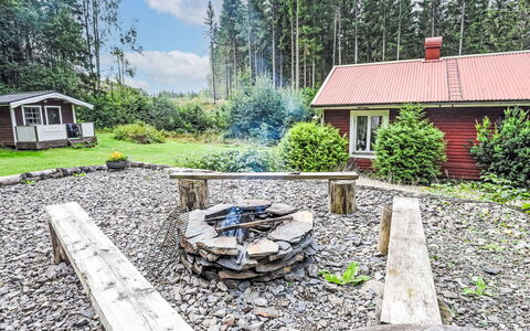 Liane Dalen: Hout, Verblijf, Struik, Huis, Tuin, Huis, Land Lot, Landelijk Gebied, Groundcover