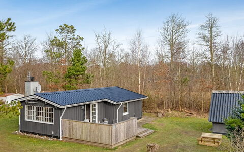 Leandra - 11Km from the Sea: Verblijf, Backyard, Werf, Garden Gebouwen, Schuur, Siding, Buitenmeubels, Blokhut, Outdoor Structuur, Keet