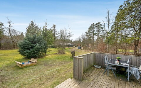Leandra - 11Km from the Sea: Verblijf, Backyard, Werf, Garden Gebouwen, Schuur, Siding, Buitenmeubels, Blokhut, Outdoor Structuur, Keet
