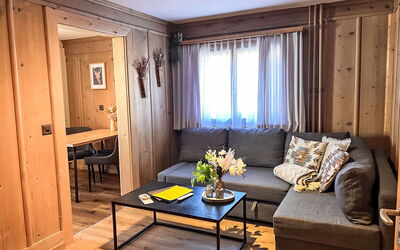 Klosters 50: Meubilair, Hout, Flooring, Interieur Ontwerp, Verdieping, Kamer, Verlichting, Woonkamer, Appartement, Bankstel