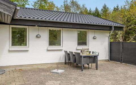 Gildo - 30Km from the Sea: Verblijf, Backyard, Werf, Garden Gebouwen, Schuur, Siding, Buitenmeubels, Blokhut, Outdoor Structuur, Keet